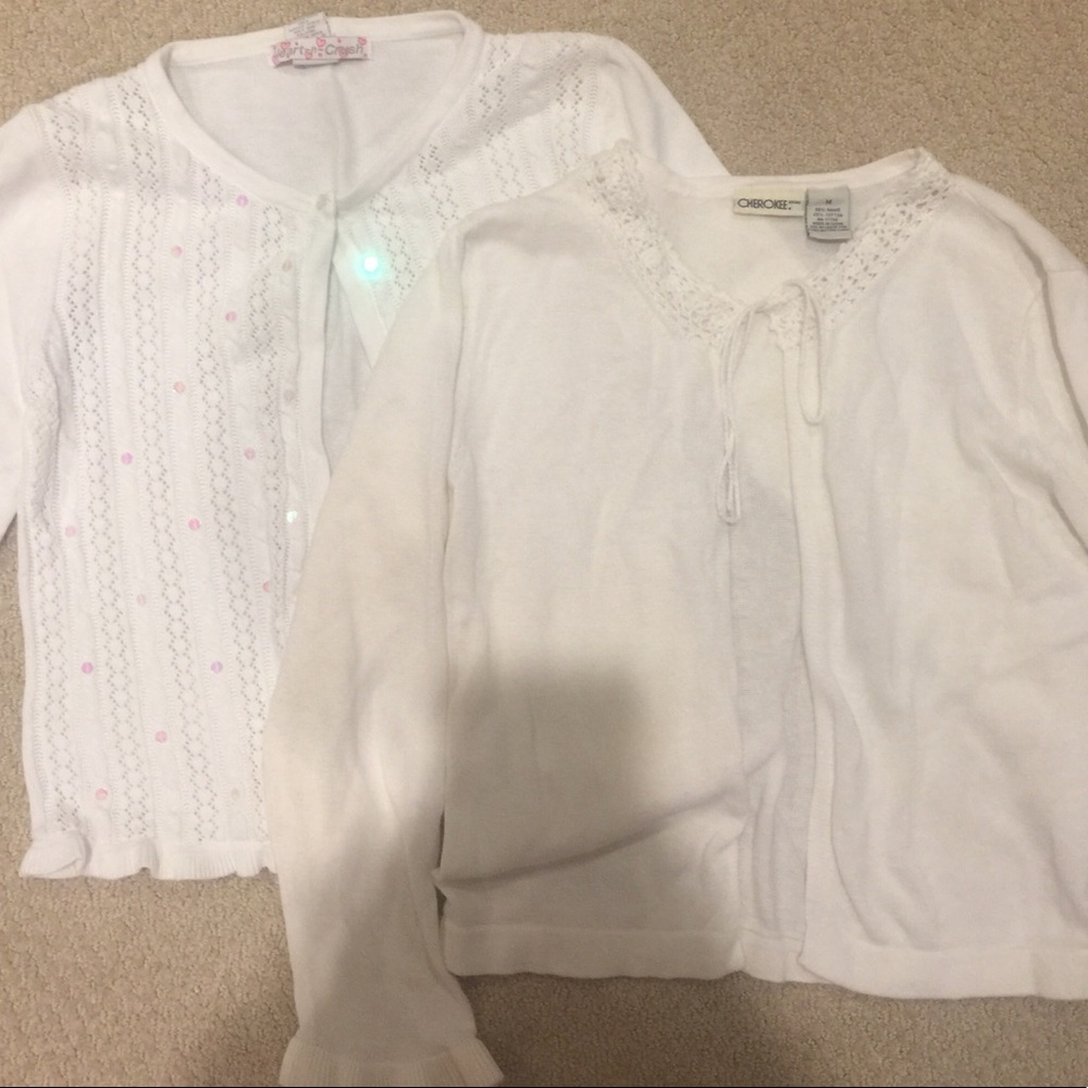 ⭐️ Girl’s white sweater lot ⭐️